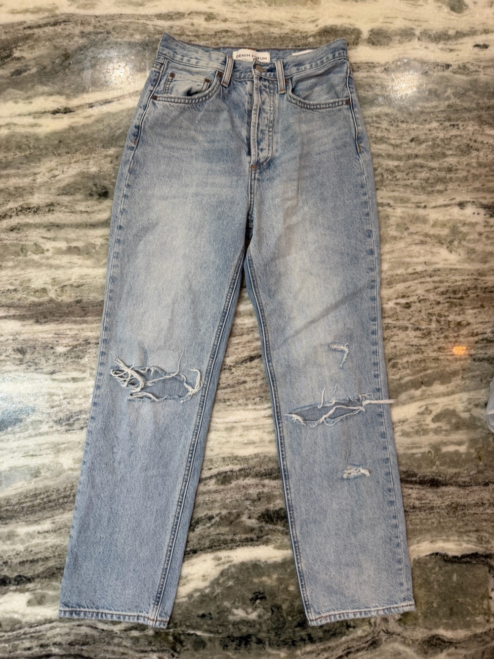 Aritzia Denim Forum The Joni High-Rise Straight-Leg Loose Jeans
Size 24 - Picture 2 of 9